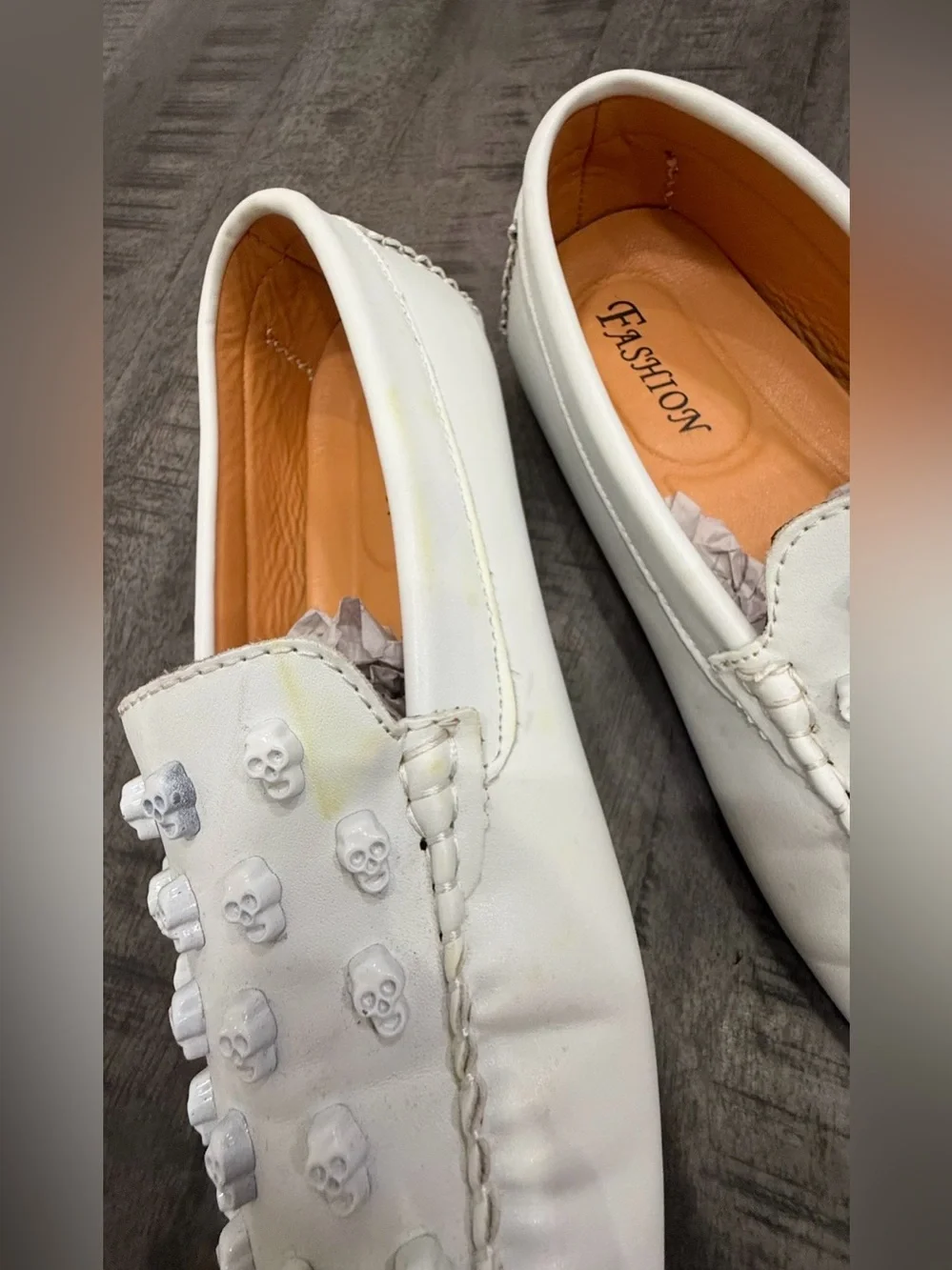 /VINTAGE/Fashions White Leather Slip-On Oxfords with Multicolor Accents